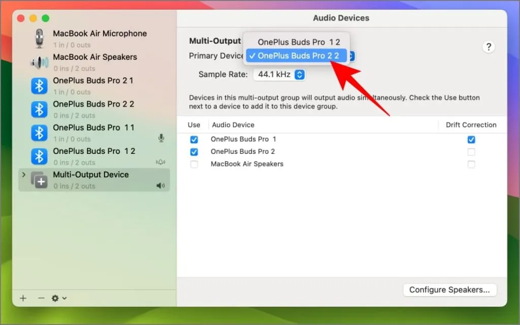 Creación de una configuración de audio agrupado para dos auriculares Bluetooth usando la aplicación Midi en Mac