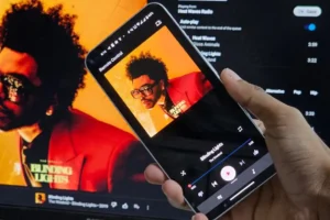 Slik kontrollerer du YouTube Music-avspilling på skrivebordet fra Android