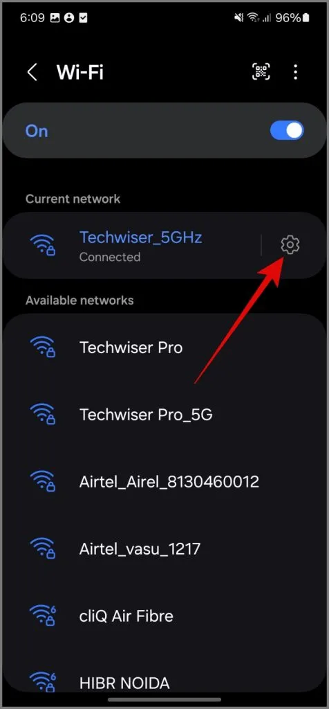 Přejděte do nastavení připojené Wi-Fi