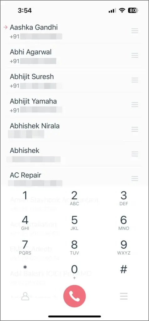 Jeden dialer z wyszukiwaniem T9 na iPhonie