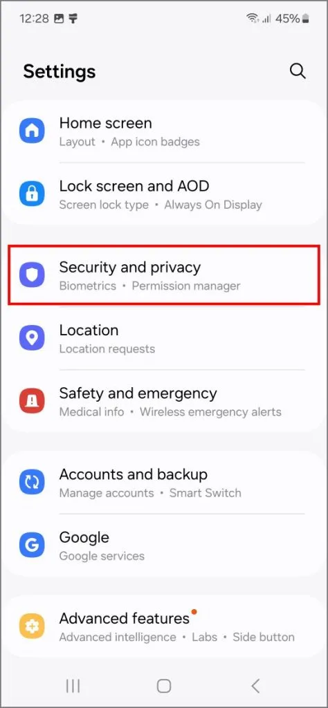 Paramètres de sécurité et de confidentialité sur Samsung Galaxy S24 exécutant OneUI 6.1