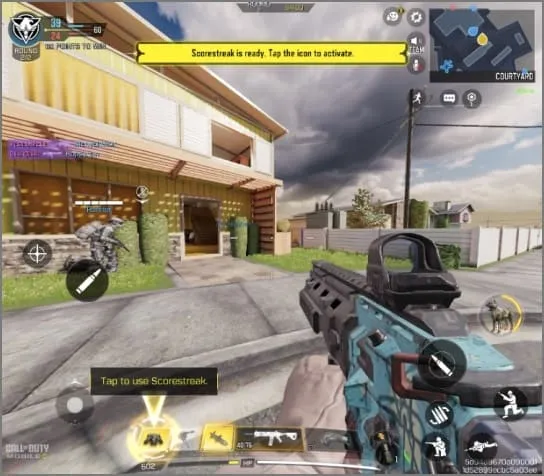 Call of Duty Mobile spēle uz Galaxy Z flip 6 vāka ekrāna