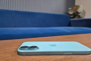 Kameros valdymo mygtuko slėgio nustatymų reguliavimas iPhone 16