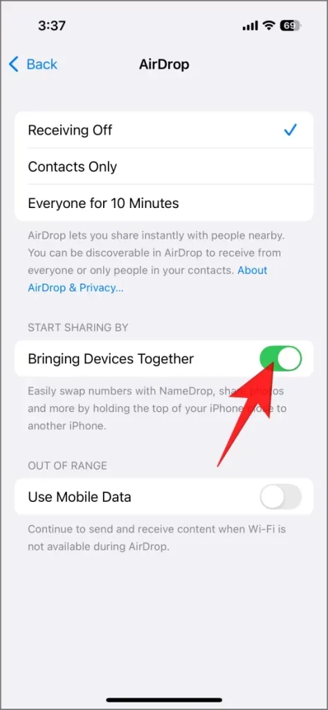 Proximity AirDrop funkcija iPhone 16, kurā darbojas operētājsistēma iOS 18